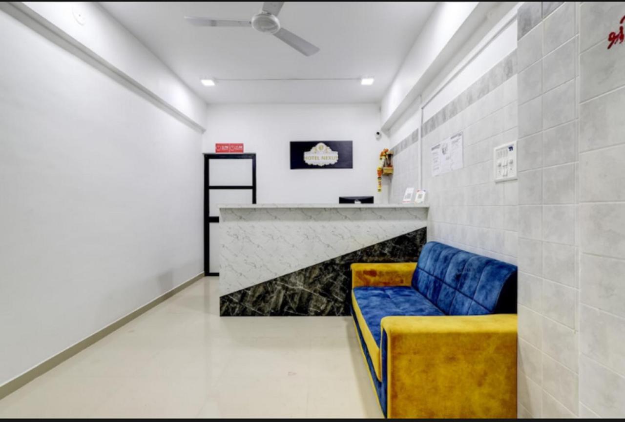 Hotel Nexus Сурат Екстериор снимка